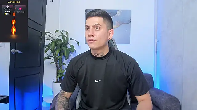 Yeiko Romero  online show from October 11, 2025, 9:38 pm