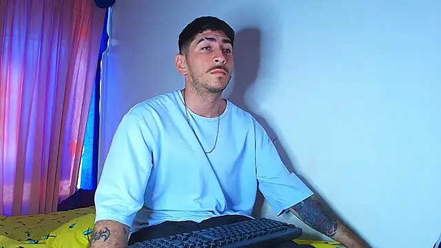 Thomass00 online show from March 16, 2025, 5:28 pm