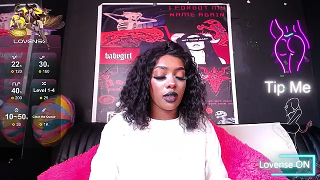 TIFFANYYSTAR online show from March 17, 2025, 2:23 pm