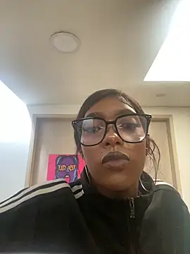 TIFFANYYSTAR online show from September 11, 2025, 2:06 pm