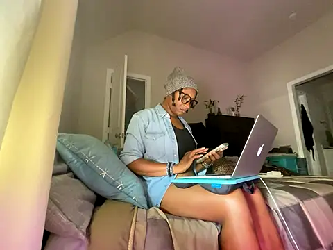 wynterheat online show from September 10, 2025, 8:52 pm