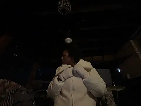 wynterheat online show from March 20, 2025, 2:51 am