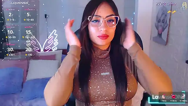 Snapshot of Paulina_627 chatting on April 19, 2026, 6:10 pm Paulina 627 online show from April 19, 2026, 6:10 pm