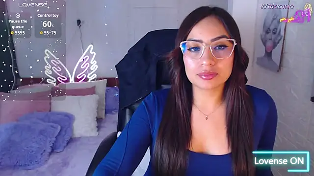 Snapshot of Paulina_627 chatting on April 21, 2026, 4:46 pm Paulina 627 online show from April 21, 2026, 4:46 pm