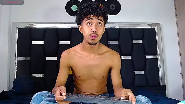 RyanRizzo online show from February 14, 2025, 2:54 pm