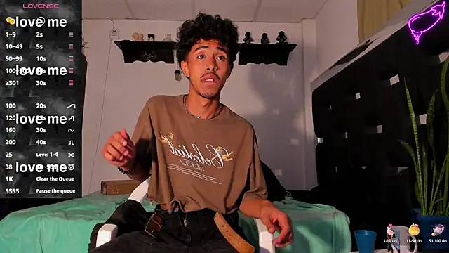 RyanRizzo online show from March 21, 2025, 5:21 am