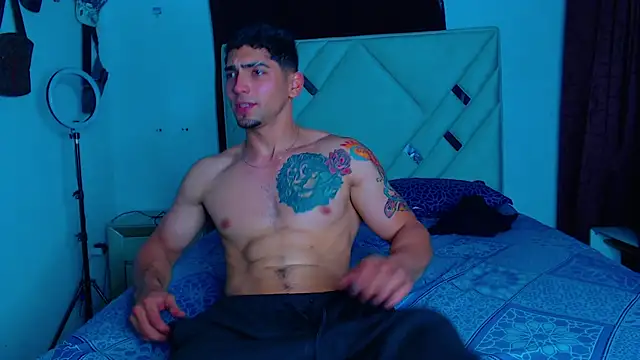 Rich boy01 online show from March 7, 2025, 3:40 am