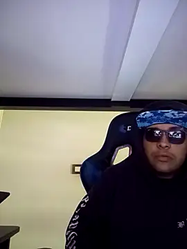 mateomalp675 90 online show from February 18, 2026, 2:35 pm