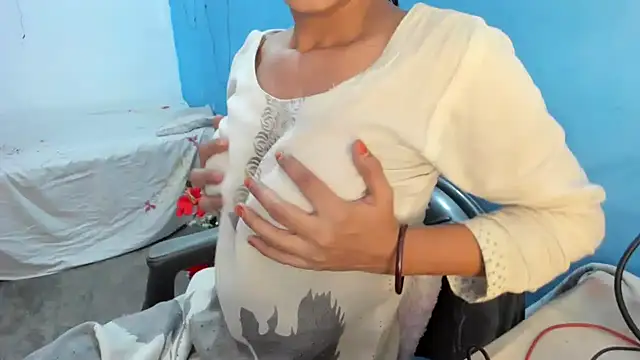 aarjulove online show from November 28, 2025, 10:59 am