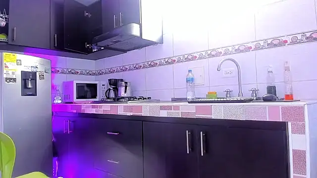 Emma-evans online show from October 6, 2025, 2:18 pm