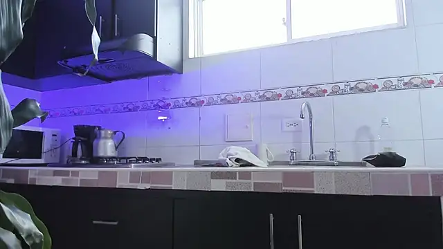 Emma-evans online show from March 17, 2025, 2:23 pm