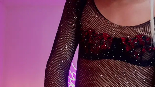  scarletmoore online show from September 19, 2025, 9:02 am