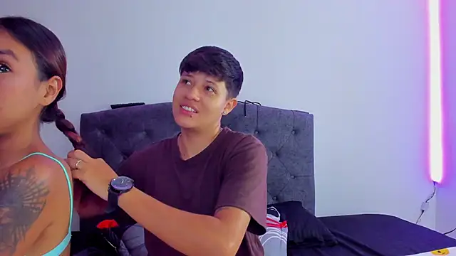 violet casper  online show from March 21, 2025, 10:28 am