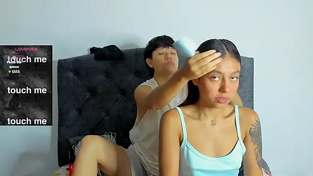 violet casper  online show from January 26, 2025, 10:02 am