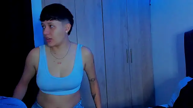 violet casper  online show from February 19, 2025, 10:20 pm