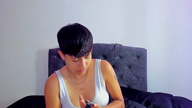 violet casper  online show from March 21, 2025, 1:34 pm