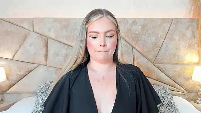 Snapshot of GaiaBaker chatting on March 16, 2025, 5:14 am GaiaBaker online show from March 16, 2025, 5:14 am