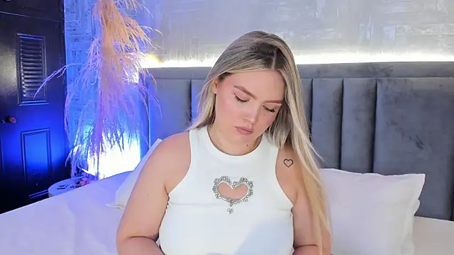 Snapshot of GaiaBaker chatting on November 27, 2025, 1:22 pm GaiaBaker online show from November 27, 2025, 1:22 pm