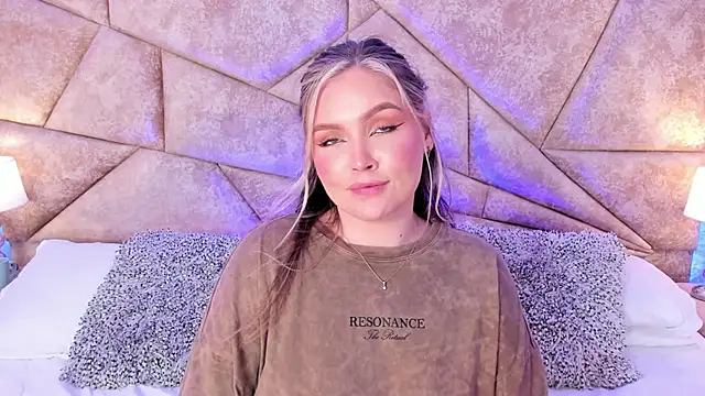 Snapshot of GaiaBaker chatting on March 20, 2025, 8:20 am GaiaBaker online show from March 20, 2025, 8:20 am