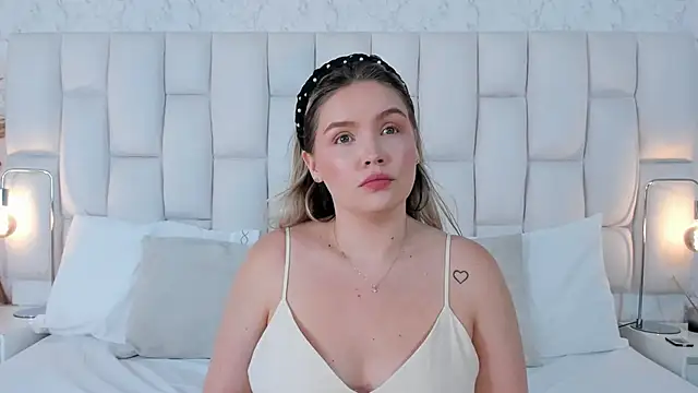 Snapshot of GaiaBaker chatting on September 14, 2025, 4:29 pm GaiaBaker online show from September 14, 2025, 4:29 pm