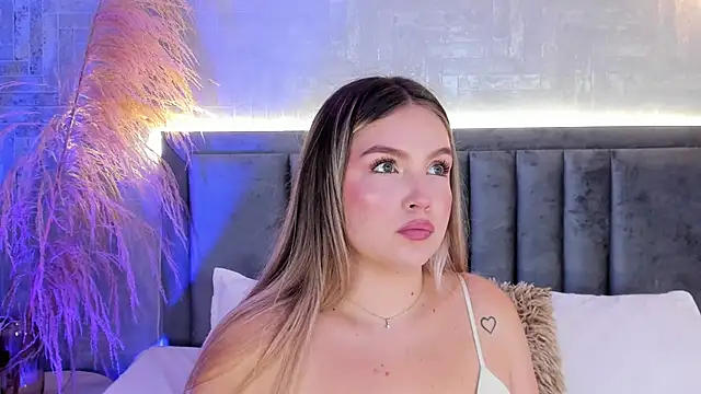 Snapshot of GaiaBaker chatting on October 16, 2025, 3:31 pm GaiaBaker online show from October 16, 2025, 3:31 pm