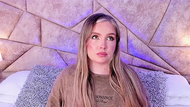 Snapshot of GaiaBaker chatting on March 20, 2025, 5:13 am GaiaBaker online show from March 20, 2025, 5:13 am