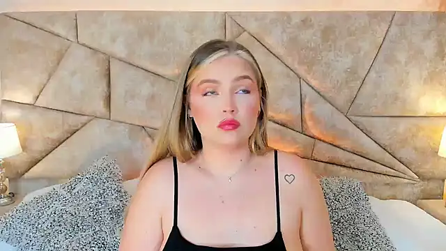 Snapshot of GaiaBaker chatting on March 19, 2025, 4:47 am GaiaBaker online show from March 19, 2025, 4:47 am