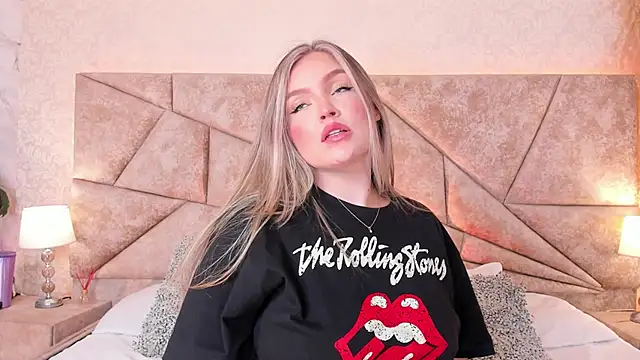 Snapshot of GaiaBaker chatting on March 8, 2025, 4:34 am GaiaBaker online show from March 8, 2025, 4:34 am