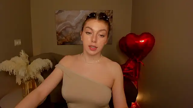 MollyMeltorr online show from February 11, 2026, 3:01 pm