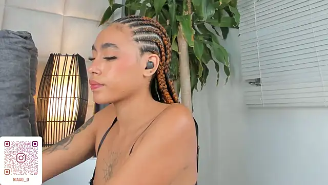 Nia Bunny online show from March 7, 2025, 4:55 pm