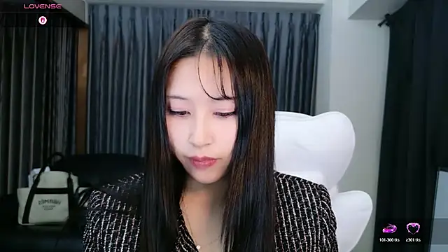 -satomi-jp online show from March 6, 2026, 2:01 pm