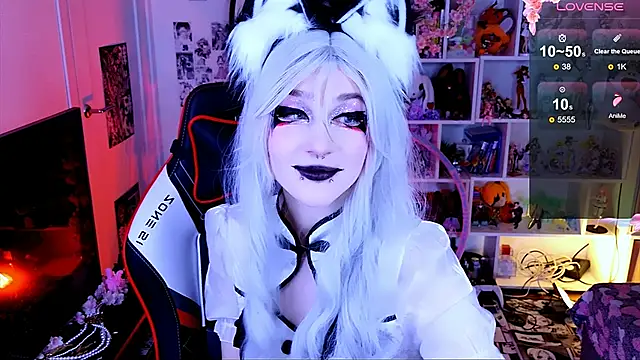 Aki  Ra online show from April 4, 2026, 10:27 pm