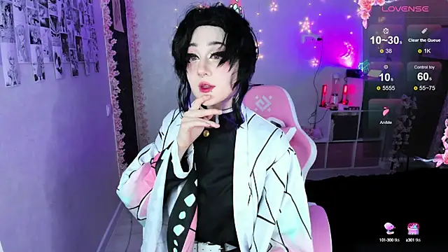 Aki  Ra online show from February 13, 2025, 9:49 pm