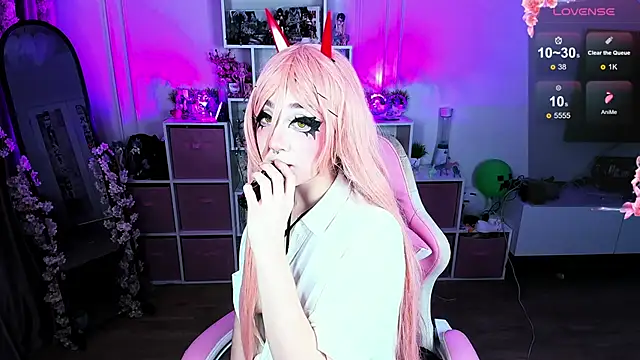 Aki  Ra online show from September 14, 2025, 4:07 pm