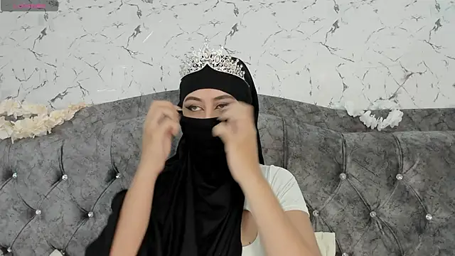 iiris  online show from September 19, 2025, 2:54 pm