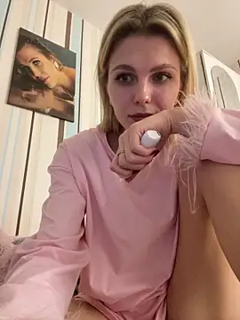 Snapshot of Liya_my chatting on February 13, 2026, 9:26 pm Liya my online show from February 13, 2026, 9:26 pm