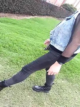 sophie banger online show from November 18, 2025, 4:32 pm