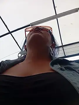 sophie banger online show from February 8, 2026, 8:39 pm