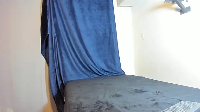 leondevereda online show from November 26, 2025, 1:27 am