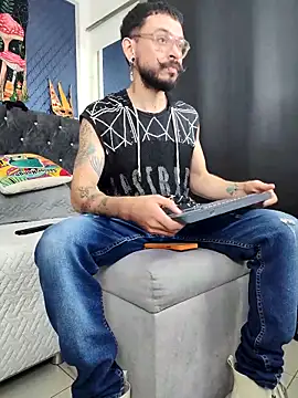 leondevereda online show from March 16, 2025, 12:01 am