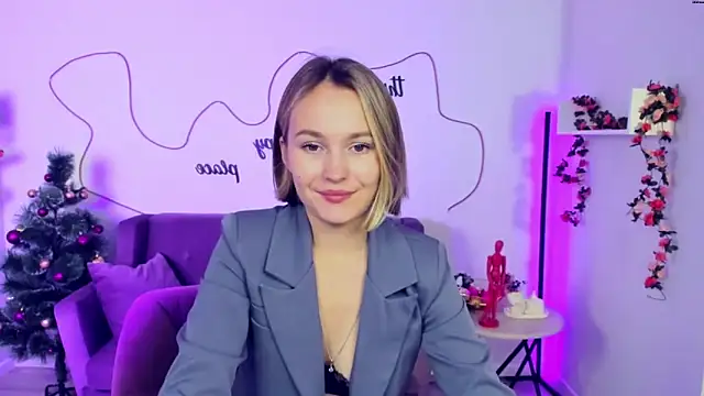 BritnieCute online show from December 26, 2024, 5:58 am