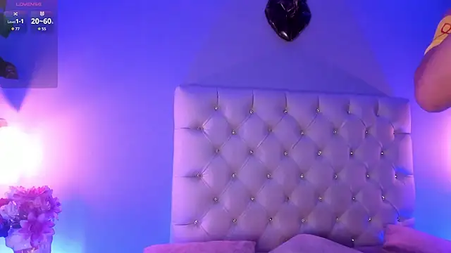 Snapshot of ZoeHarris chatting on October 2, 2025, 12:19 pm ZoeHarris online show from October 2, 2025, 12:19 pm