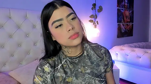 Snapshot of ZoeHarris chatting on September 30, 2025, 12:11 pm ZoeHarris online show from September 30, 2025, 12:11 pm