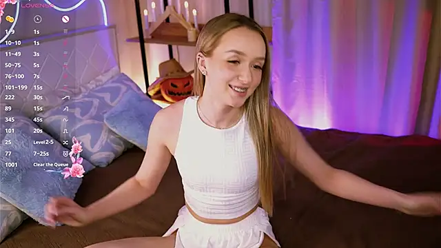 HollisBeckett online show from March 9, 2025, 7:12 am