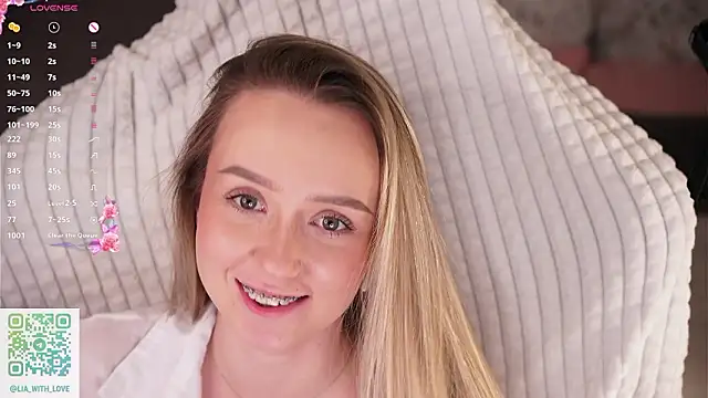 HollisBeckett online show from February 3, 2026, 7:02 am