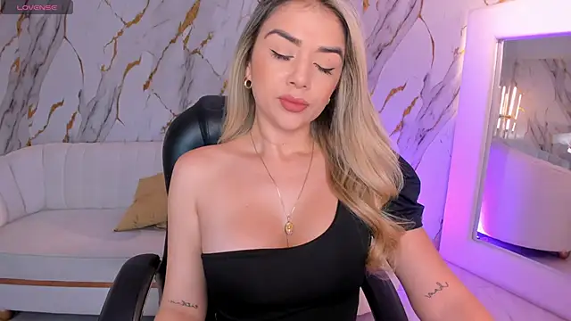 ChloePreston  online show from February 12, 2026, 11:43 am