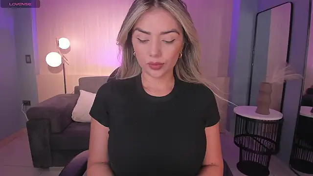 ChloePreston  online show from April 7, 2026, 10:50 am