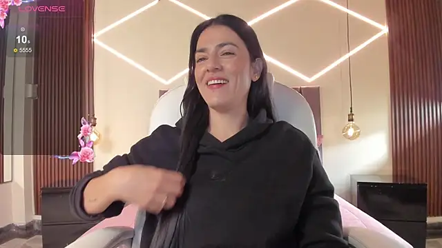 BellaClaiir online show from April 16, 2026, 3:24 pm