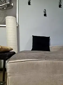 dickinyouto online show from January 19, 2025, 9:34 pm