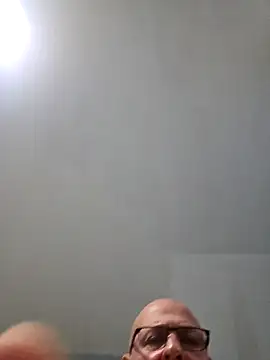 dickinyouto online show from February 1, 2026, 11:41 am